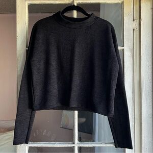 Zara Black Crinkle Effect Mock Neck Long Sleeve Cropped Pullover